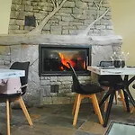 Hotel El Capricho De 2*