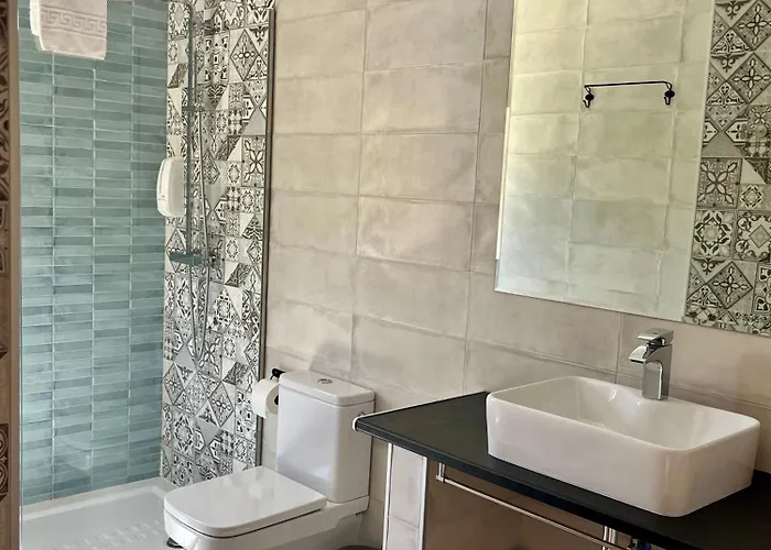 Hotel El Capricho De 2*